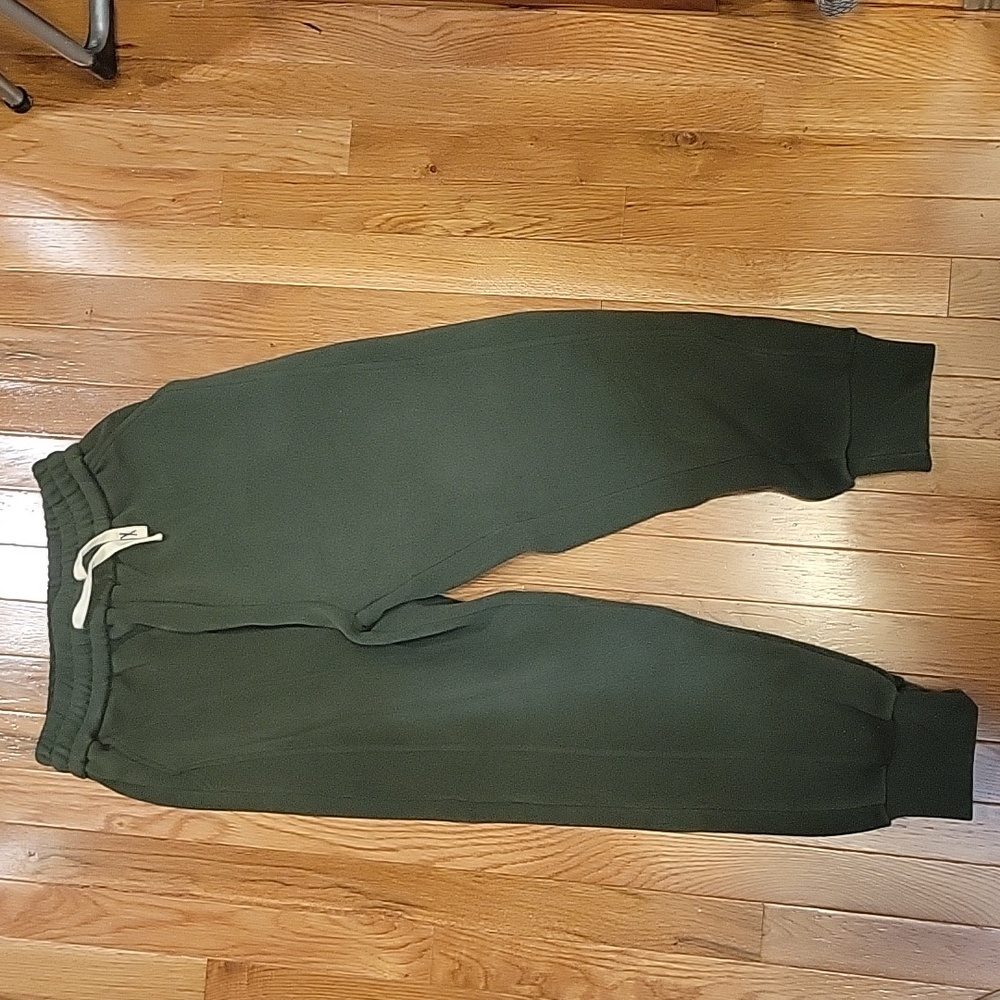 EUC Alo Fleece Sweatpants